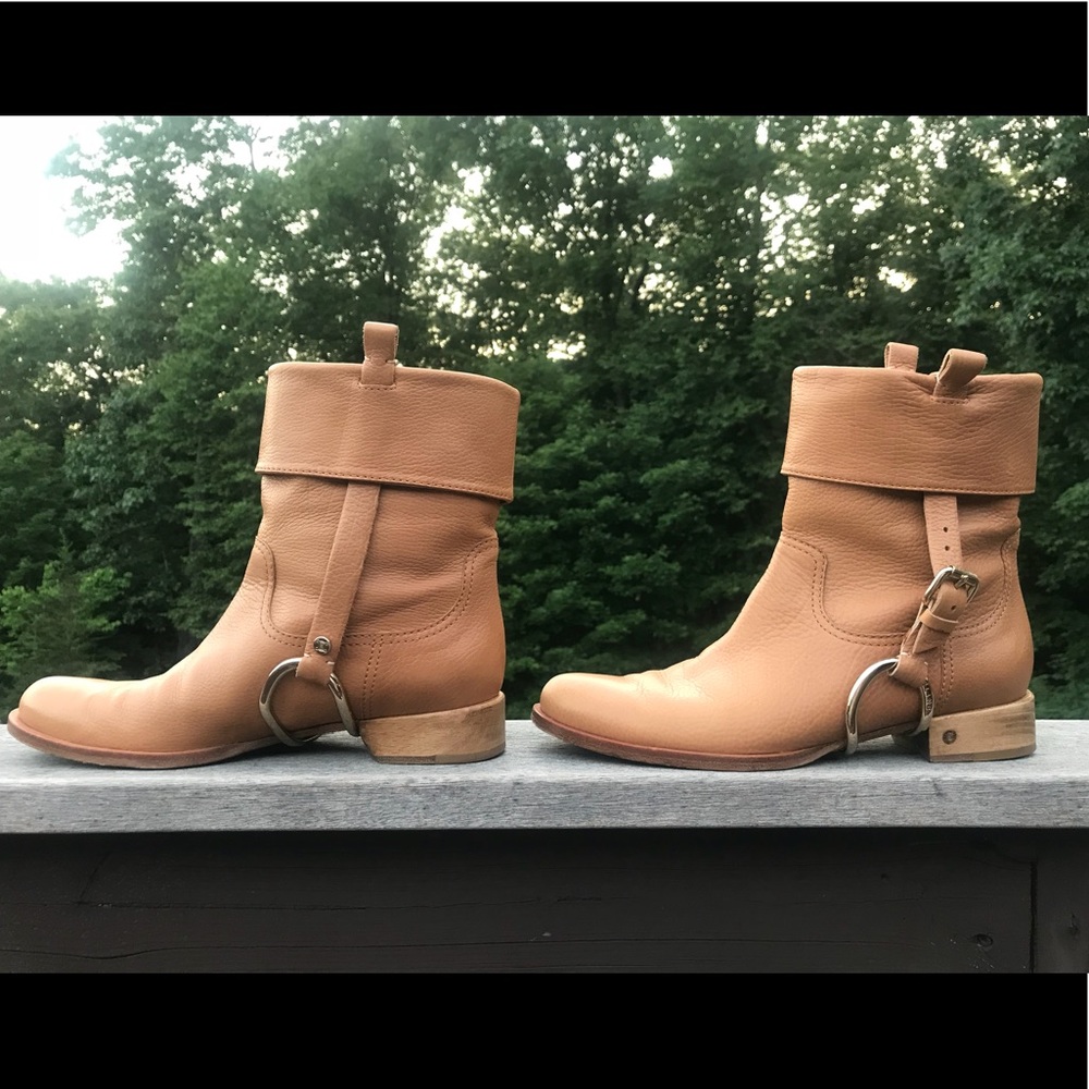 CÈLINE beige soft leather boots w gold hardware